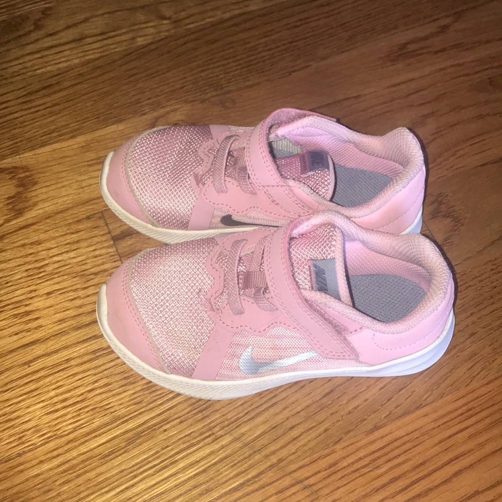 Pink Nike sneakers Sz 9